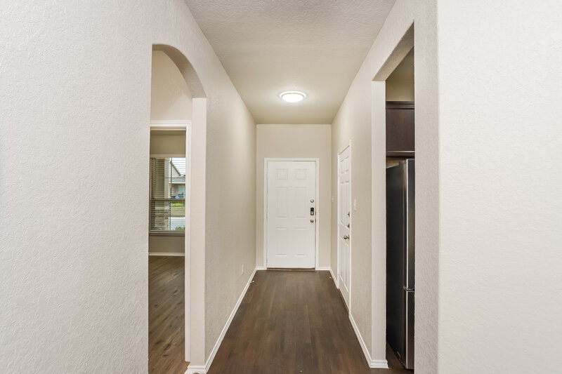 1,700/Mo, 5934 Ivans Farm San Antonio, TX 78244 Foyer View