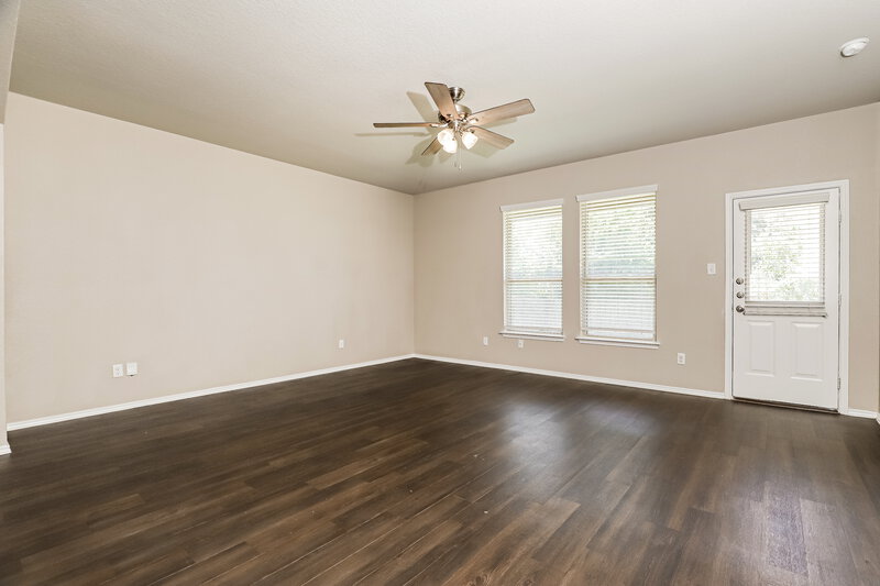 1,665/Mo, 5934 Ivans Farm San Antonio, TX 78244 Living Room View