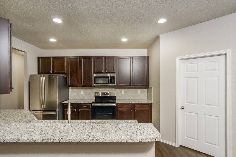 1,700/Mo, 5934 Ivans Farm San Antonio, TX 78244 Kitchen View