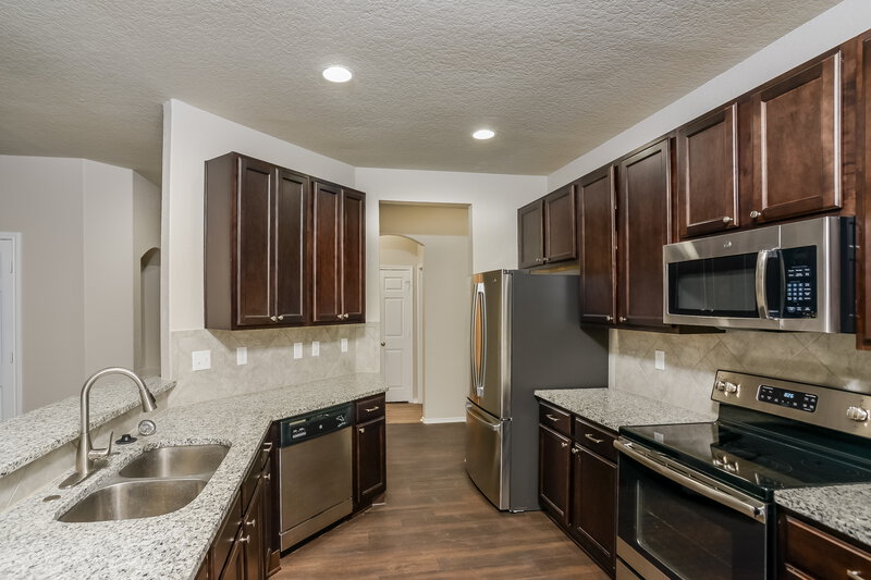1,700/Mo, 5934 Ivans Farm San Antonio, TX 78244 Kitchen View 2