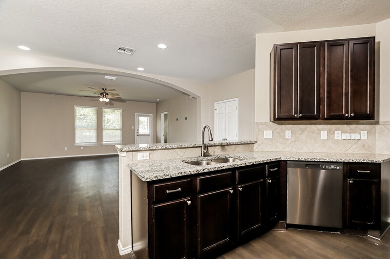 1,665/Mo, 5934 Ivans Farm San Antonio, TX 78244 Kitchen View 2