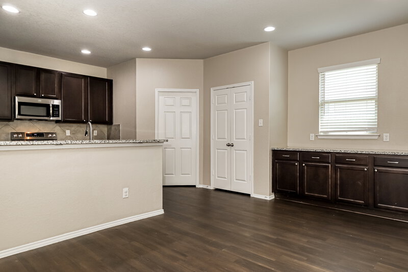1,665/Mo, 5934 Ivans Farm San Antonio, TX 78244 Kitchen View 3