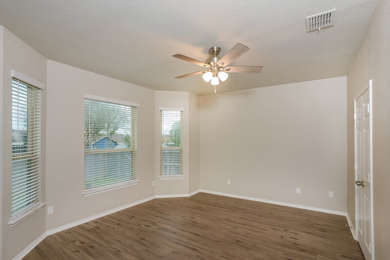 1,700/Mo, 5934 Ivans Farm San Antonio, TX 78244 Main Bedroom View