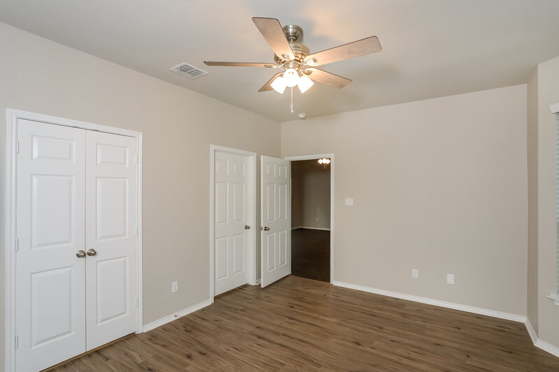 1,700/Mo, 5934 Ivans Farm San Antonio, TX 78244 Main Bedroom View 2