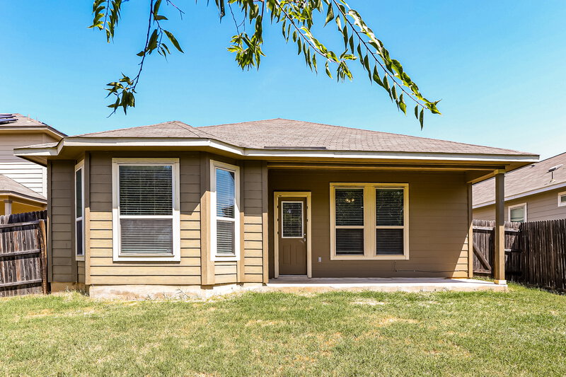 1,665/Mo, 5934 Ivans Farm San Antonio, TX 78244 Rear View