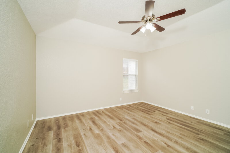 1,910/Mo, 8514 Chickasaw Blf Converse, TX 78109 Main Bedroom View