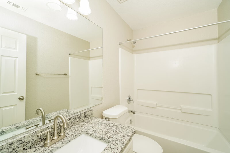 1,910/Mo, 8514 Chickasaw Blf Converse, TX 78109 Bathroom View