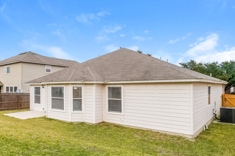 1,910/Mo, 8514 Chickasaw Blf Converse, TX 78109 Rear View