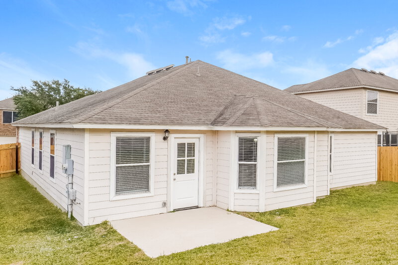 1,910/Mo, 8514 Chickasaw Blf Converse, TX 78109 Rear View 2