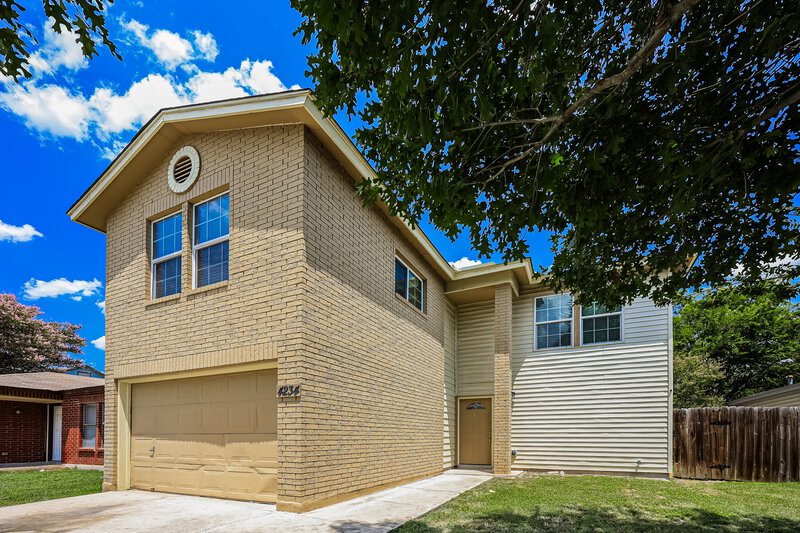 0/Mo, 4234 Sunrise Cove Dr San Antonio, TX 78244 Front View