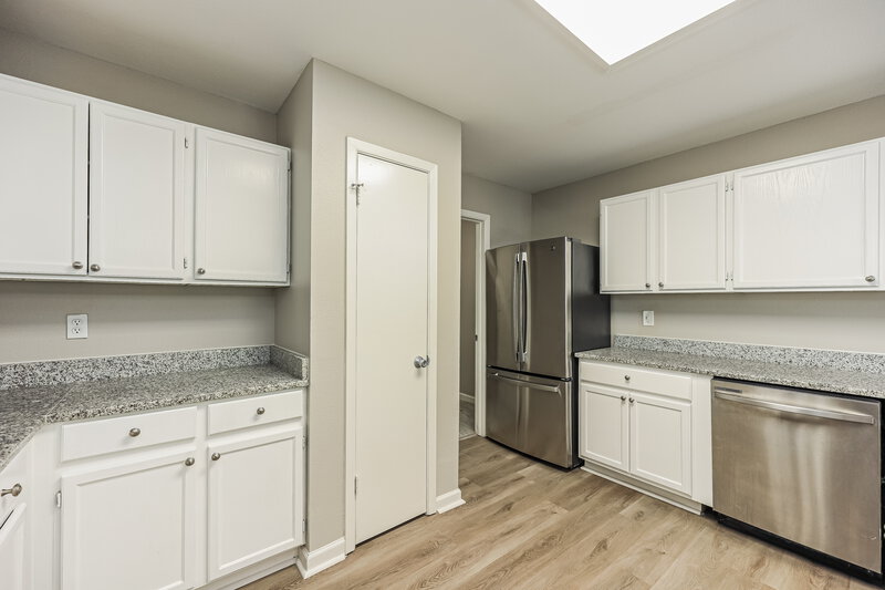 0/Mo, 4234 Sunrise Cove Dr San Antonio, TX 78244 Kitchen View 3