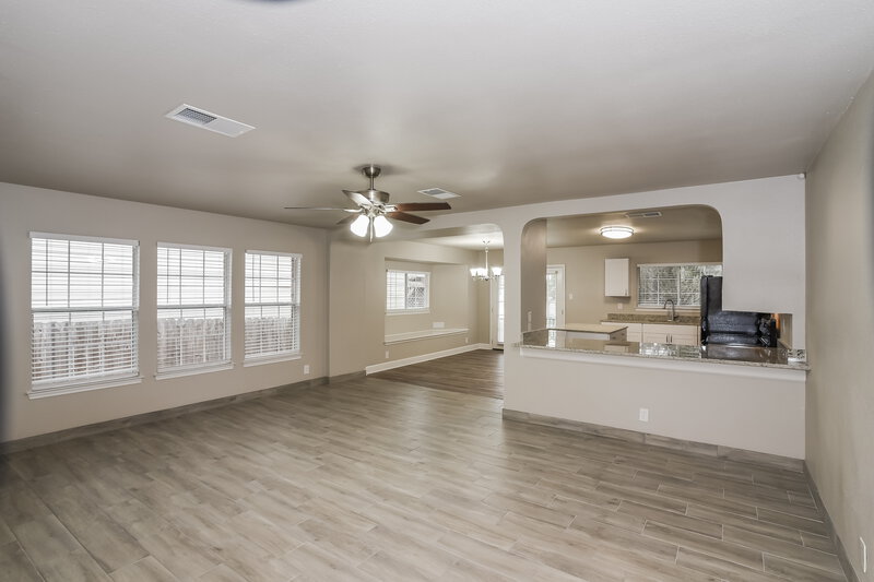 2,005/Mo, 10507 Stone Creek Pl San Antonio, TX 78254 Living Room View