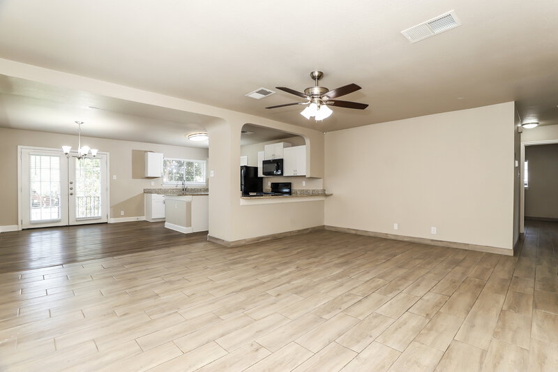 1,815/Mo, 10507 Stone Creek Pl San Antonio, TX 78254 Living Room View 2