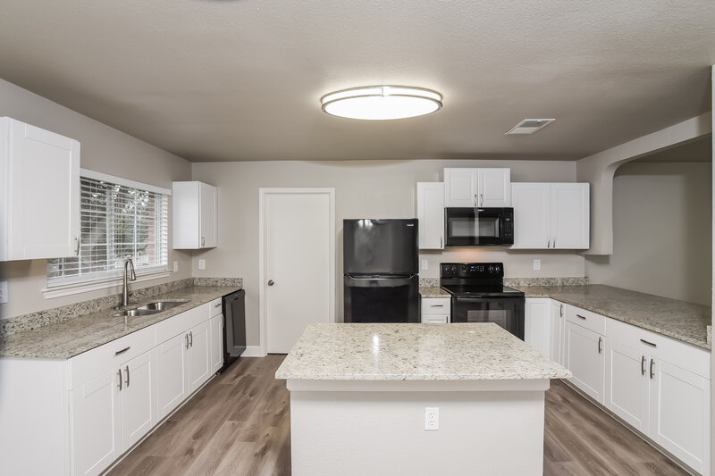 2,005/Mo, 10507 Stone Creek Pl San Antonio, TX 78254 Kitchen View