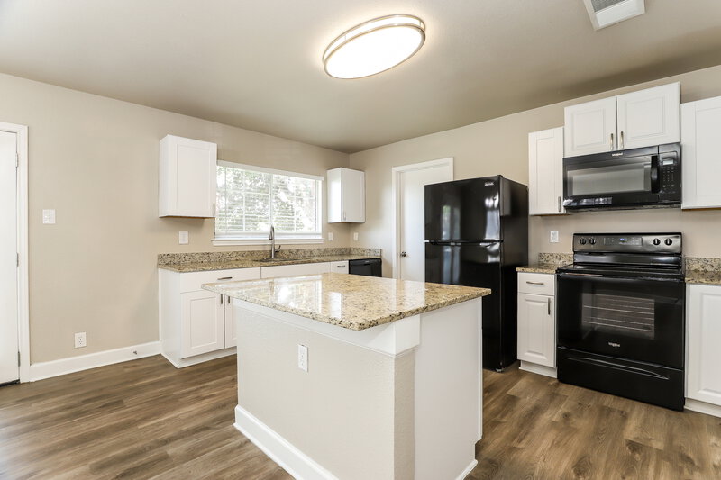 1,815/Mo, 10507 Stone Creek Pl San Antonio, TX 78254 Kitchen View 2