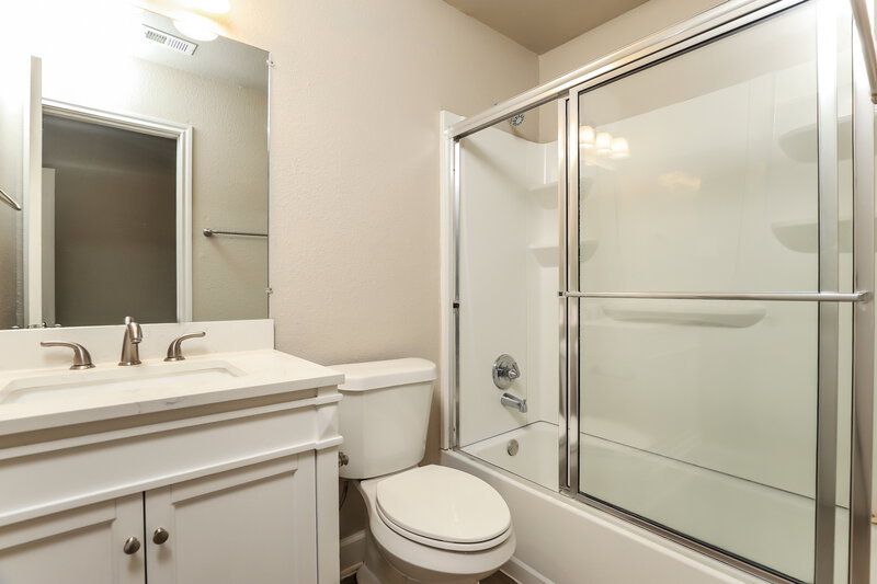 1,815/Mo, 10507 Stone Creek Pl San Antonio, TX 78254 Bathroom View