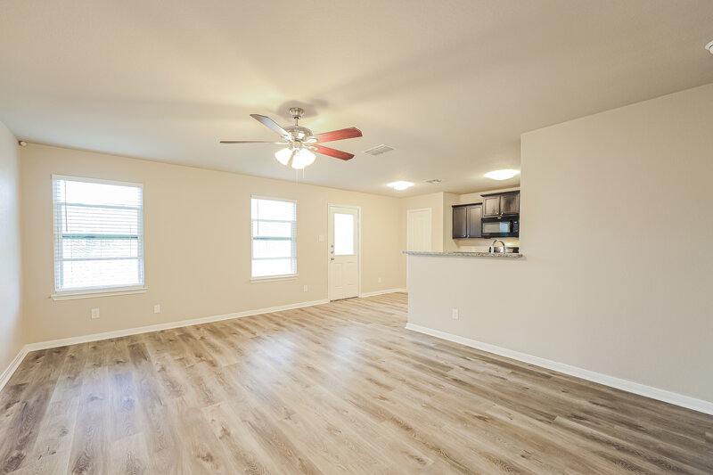 1,630/Mo, 6427 Woodcliff Bnd San Antonio, TX 78222 Living Room View