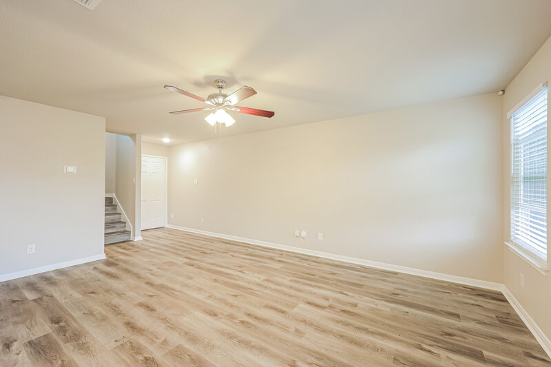 1,630/Mo, 6427 Woodcliff Bnd San Antonio, TX 78222 Living Room View 2