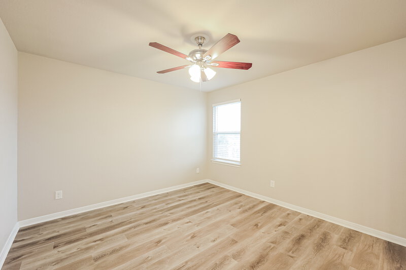 1,630/Mo, 6427 Woodcliff Bnd San Antonio, TX 78222 Main Bedroom View