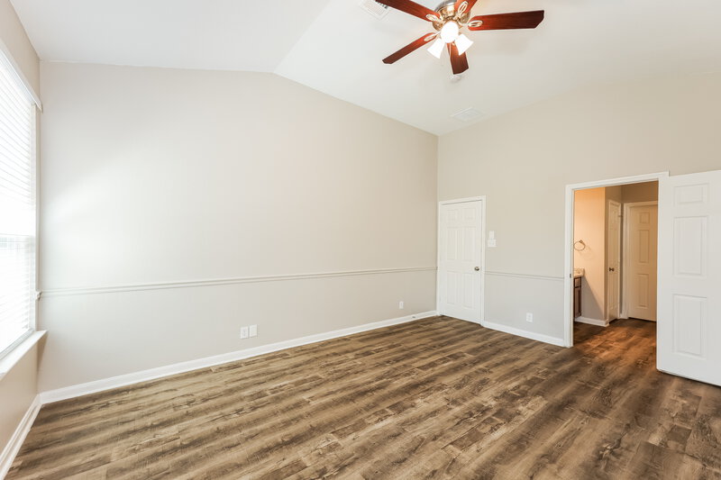 2,320/Mo, 7927 Live Oak Vista San Antonio, TX 78250 Main Bedroom View 2
