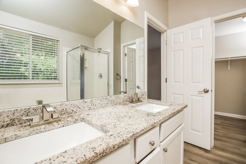 1,970/Mo, 16039 Gino Park San Antonio, TX 78247 Main Bathroom View