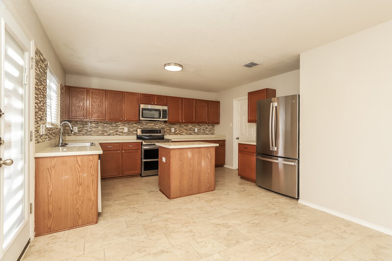 1,870/Mo, 9518 Boatman Pier Converse, TX 78109 Kitchen View 2