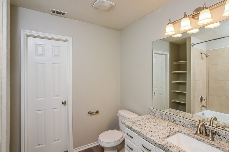 2,005/Mo, 7322 Galileo Line San Antonio, TX 78252 Main Bathroom View