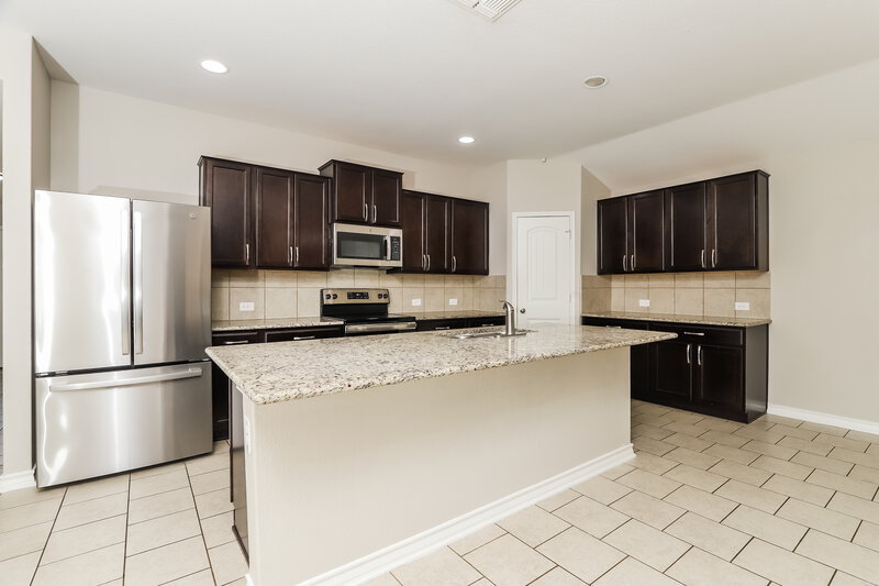 1,770/Mo, 12114 Pearl Jubilee San Antonio, TX 78245 Kitchen View 3