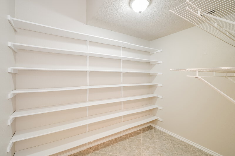 1,620/Mo, 9710 Dugas Dr San Antonio, TX 78245 Walk In Closet View