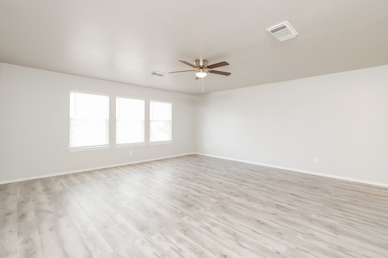 2,300/Mo, 906 Saxonhill Dr San Antonio, TX 78253 Living Room View