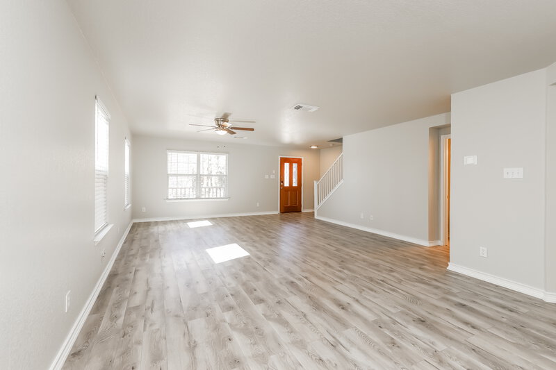 2,300/Mo, 906 Saxonhill Dr San Antonio, TX 78253 Living Room View 3