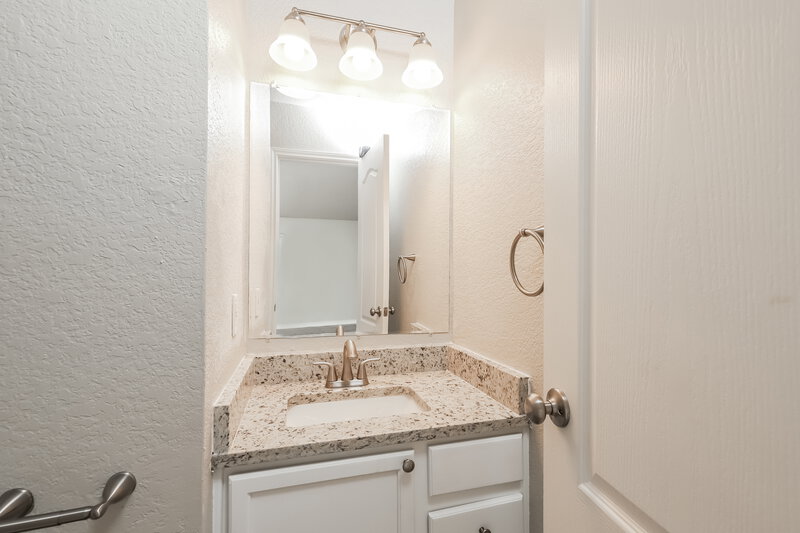 2,300/Mo, 906 Saxonhill Dr San Antonio, TX 78253 Powder Room View
