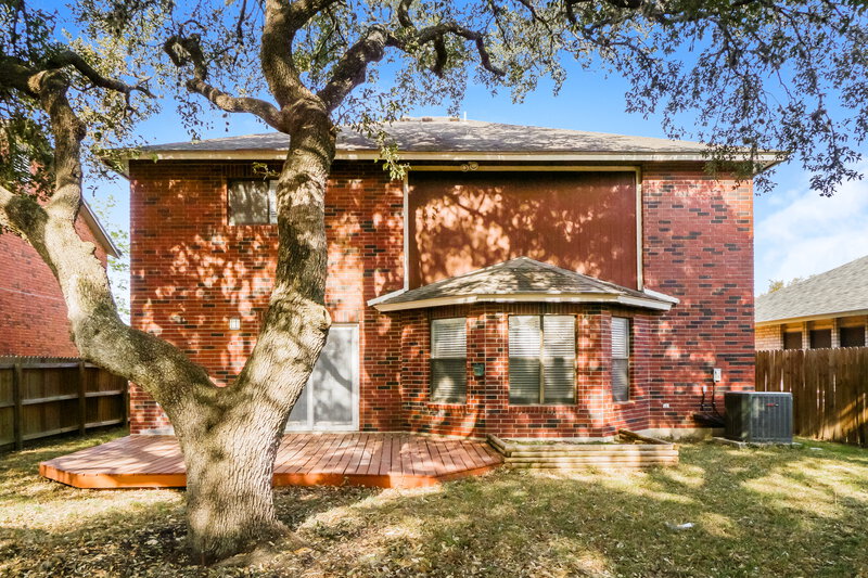 3,600/Mo, 7314 Arbeth Pl San Antonio, TX 78250 Rear View