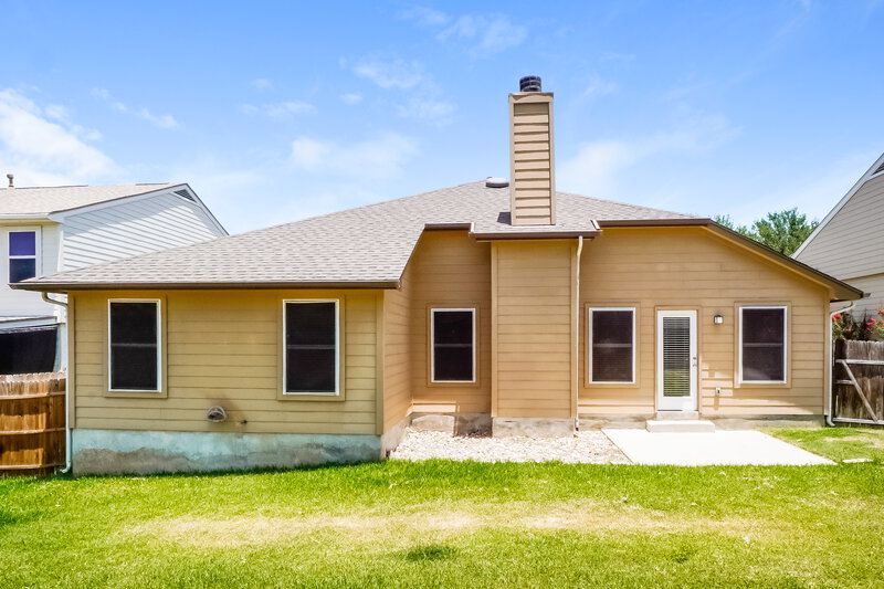 2,175/Mo, 13610 Tivoli Gdns Live Oak, TX 78233 Rear View