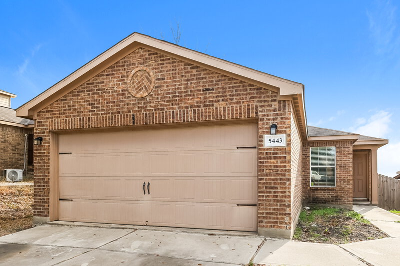 1,425/Mo, 5443 Chase Cyn San Antonio, TX 78252 Front View