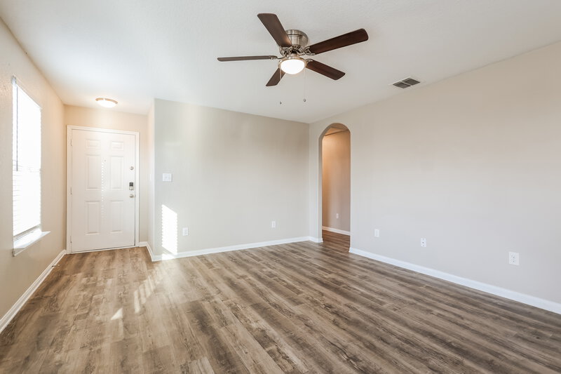 1,425/Mo, 5443 Chase Cyn San Antonio, TX 78252 Living Room View 2