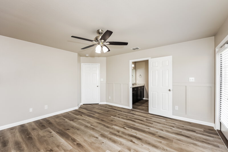 1,990/Mo, 6819 Luckey Path San Antonio, TX 78252 Main Bedroom View 2
