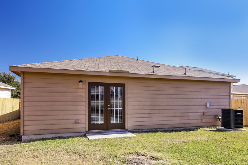 1,990/Mo, 6819 Luckey Path San Antonio, TX 78252 Rear View