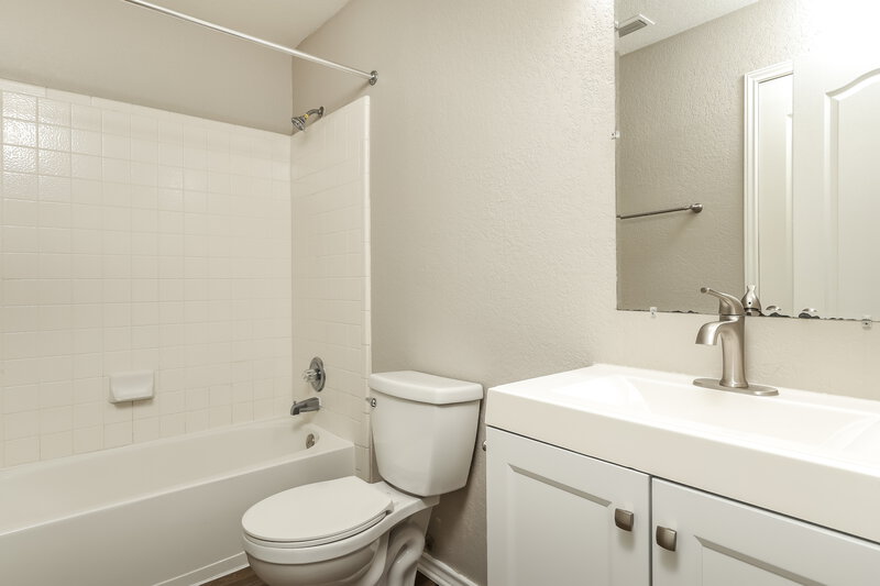 1,910/Mo, 11727 Ripplewood San Antonio, TX 78253 Bathroom View