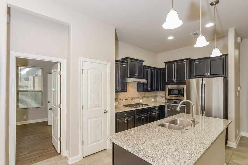2,060/Mo, 1906 Sirius Grove San Antonio, TX 78245 Kitchen View 2