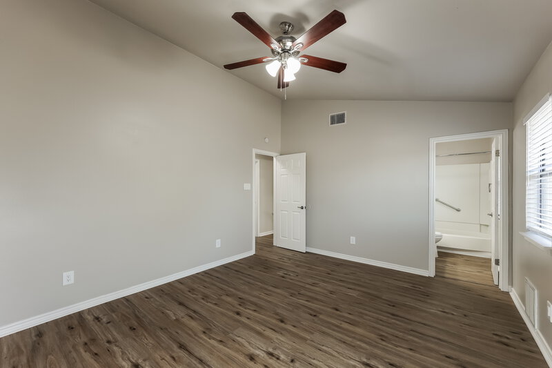 1,820/Mo, 7215 Enchanted Flame St San Antonio, TX 78250 Main Bedroom View 2