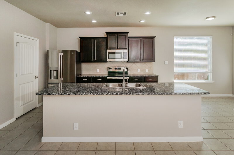 1,785/Mo, 1338 Ace Ranch St New Braunfels, TX 78130 Kitchen View 2