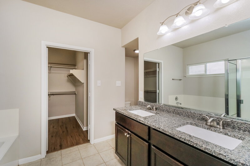 1,785/Mo, 1338 Ace Ranch St New Braunfels, TX 78130 Main Bathroom View