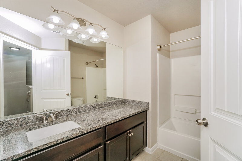 1,785/Mo, 1338 Ace Ranch St New Braunfels, TX 78130 Bathroom View