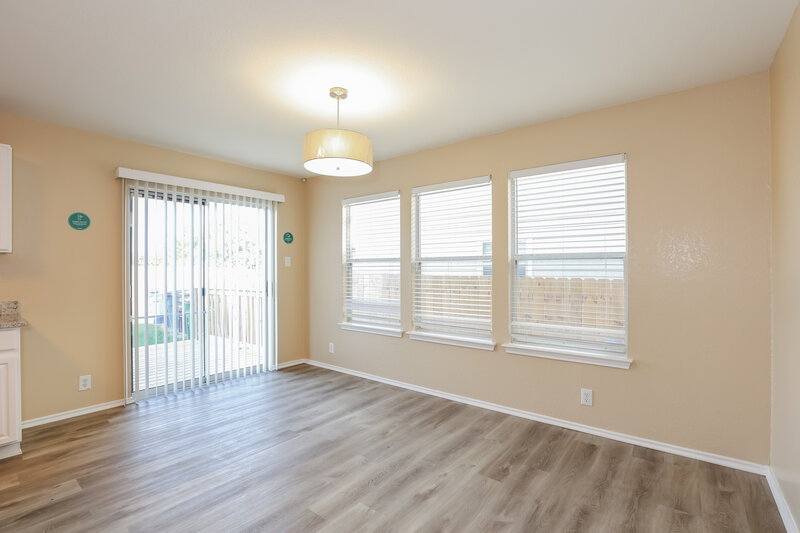 1,920/Mo, 15519 Flowing Spg San Antonio, TX 78247 Dining Room View 2