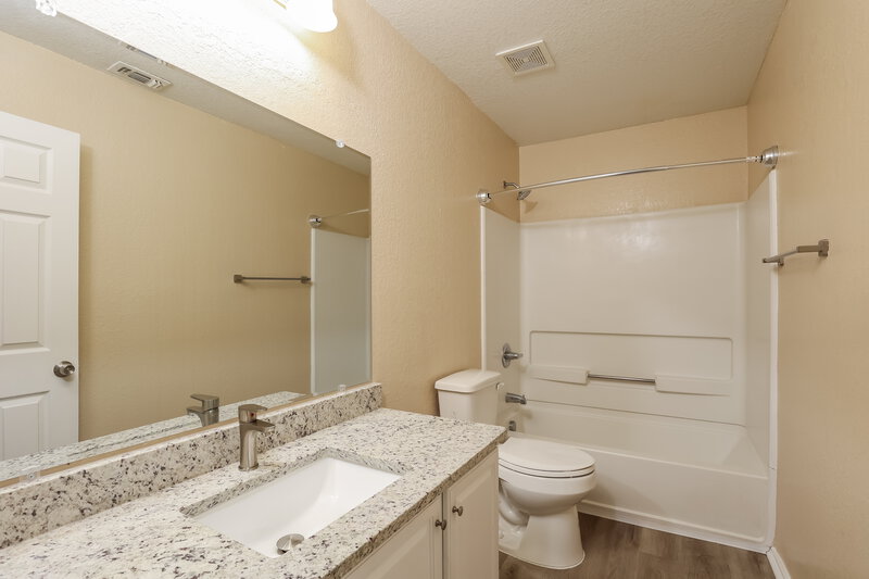 1,920/Mo, 15519 Flowing Spg San Antonio, TX 78247 Bathroom View