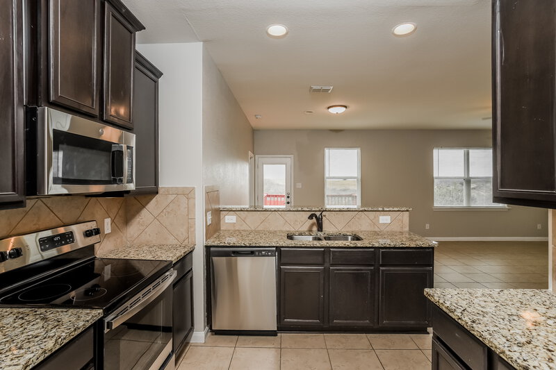 1,830/Mo, 243 Posey Pass New Braunfels, TX 78132 Kitchen View 2