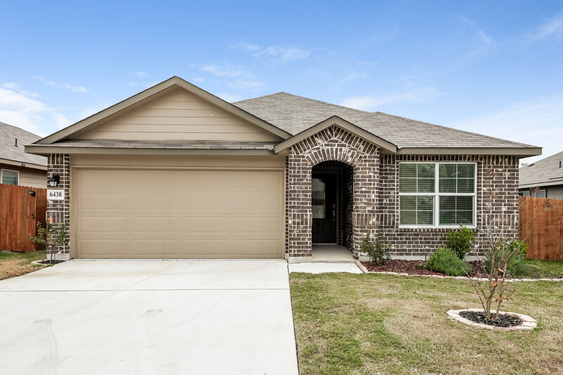 1,950/Mo, 6438 Hoffman Pln San Antonio, TX 78252 External View