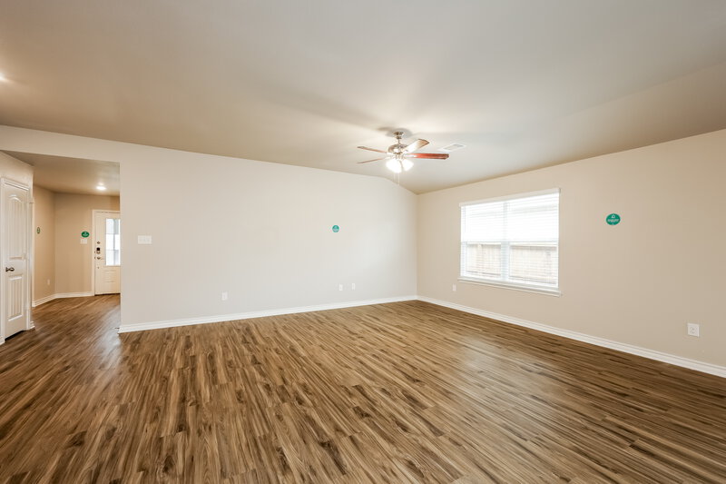 1,950/Mo, 6438 Hoffman Pln San Antonio, TX 78252 Living Room View 2