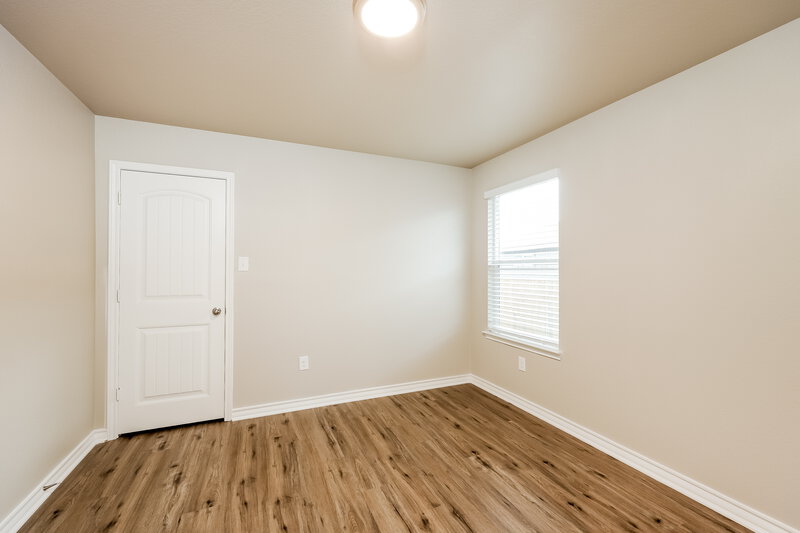 1,950/Mo, 6438 Hoffman Pln San Antonio, TX 78252 Bedroom View 2